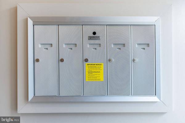 903 CORINTHIAN AVE #C, Philadelphia, PA 19130