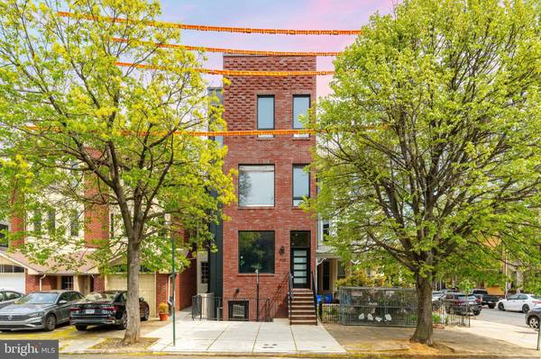 903 CORINTHIAN AVE #C, Philadelphia, PA 19130