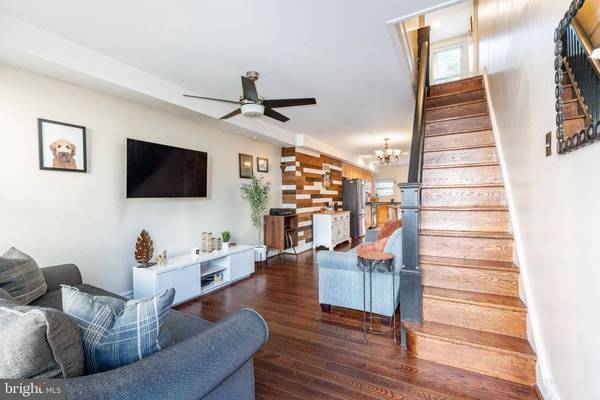 1218 E PALMER ST, Philadelphia, PA 19125