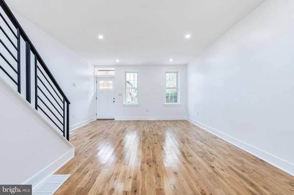 2713 E HUNTINGDON ST, Philadelphia, PA 19125