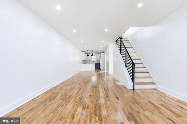 2713 E HUNTINGDON ST, Philadelphia, PA 19125