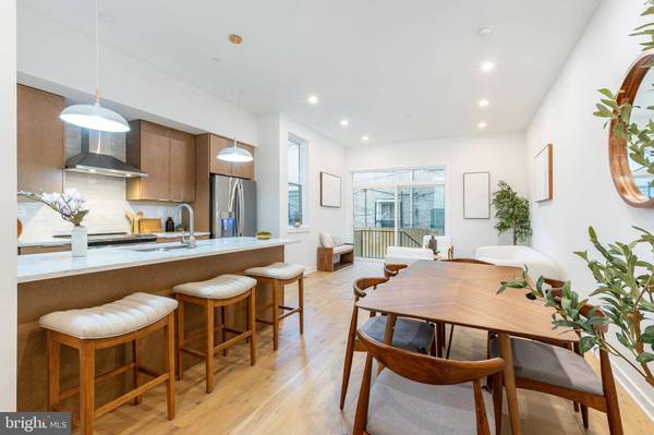 903 CORINTHIAN AVE #2, Philadelphia, PA 19130