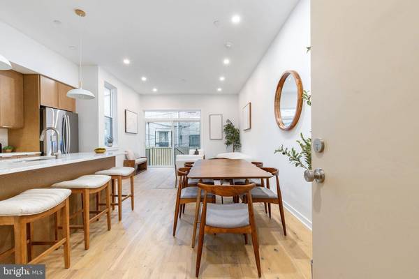 903 CORINTHIAN AVE #2, Philadelphia, PA 19130