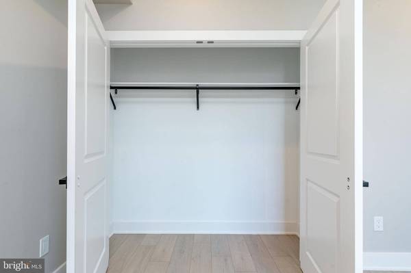 2048 3RD ST, Philadelphia, PA 19122