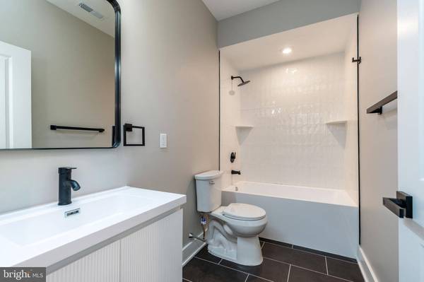 2048 N 3RD ST, Philadelphia, PA 19122