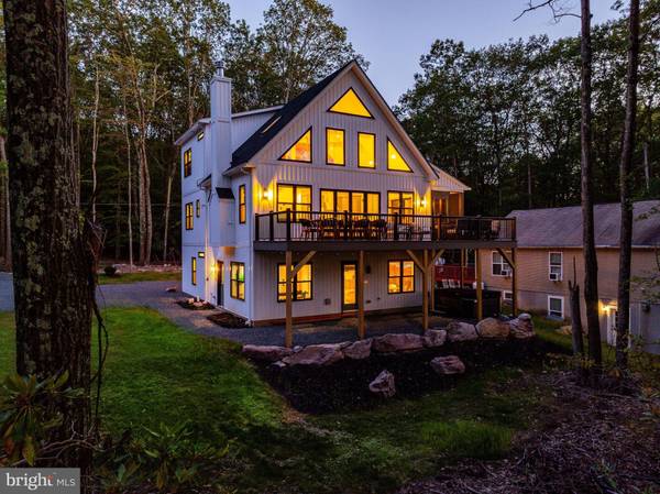 6 ALDER LN, Lake Harmony, PA 18624