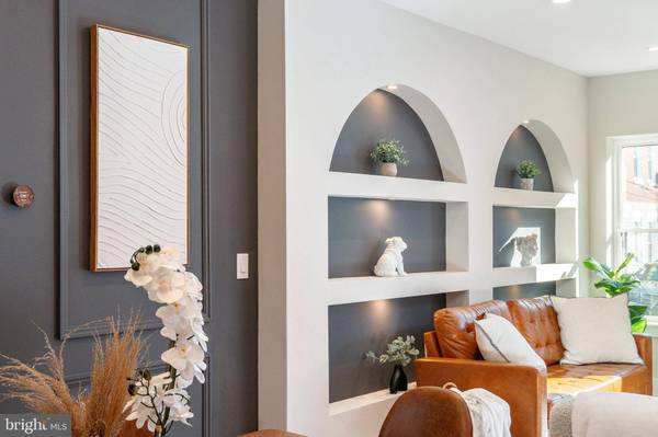 2033 DICKINSON ST, Philadelphia, PA 19146