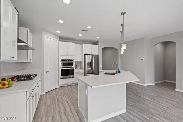 10416 Skye Arroyo AVE, Las Vegas, NV 89166