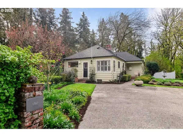 West Linn, OR 97068