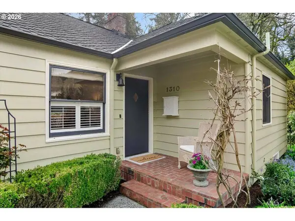 1310 HEATER CT, West Linn, OR 97068