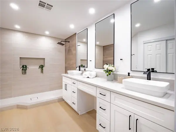 2729 Beachside CT, Las Vegas, NV 89117