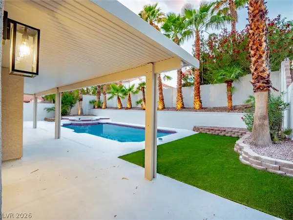 2729 Beachside CT, Las Vegas, NV 89117