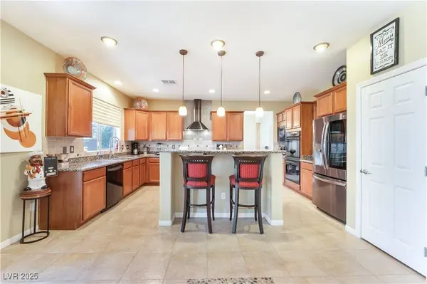 7832 Regency Park ST, Las Vegas, NV 89149