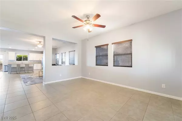 10256 Glacier Pool ST, Las Vegas, NV 89178