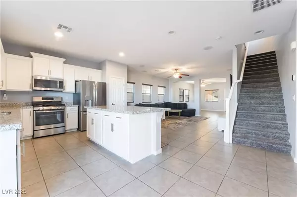 10256 Glacier Pool ST, Las Vegas, NV 89178