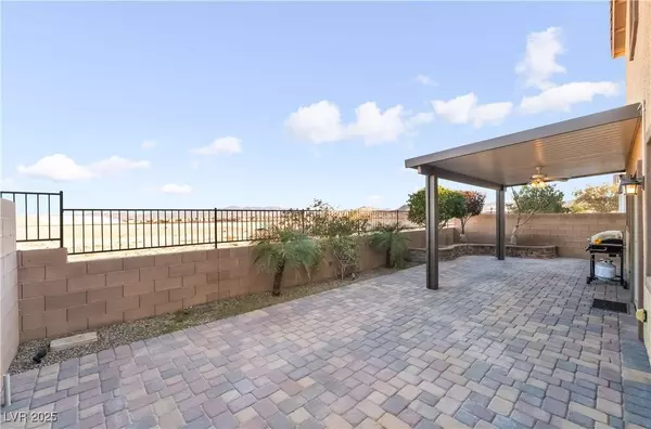 10256 Glacier Pool ST, Las Vegas, NV 89178