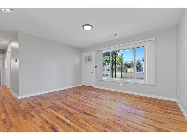 8930 SE CRYSTAL SPRINGS BLVD, Portland, OR 97266