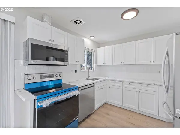 8930 SE CRYSTAL SPRINGS BLVD, Portland, OR 97266
