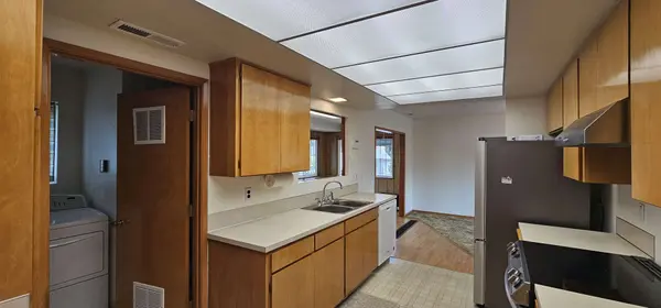 16055 SW QUEEN VICTORIA PL Portland, Or 97224,