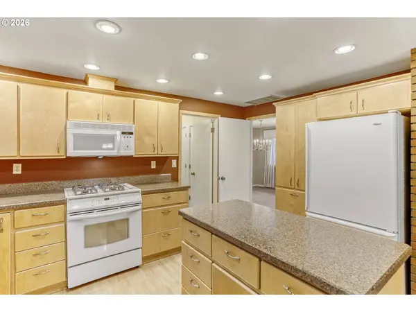 21120 SE LANSING LN, Damascus, OR 97089
