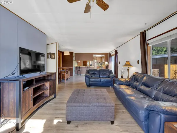 21100 NE SANDY BLVD #62, Fairview, OR 97024