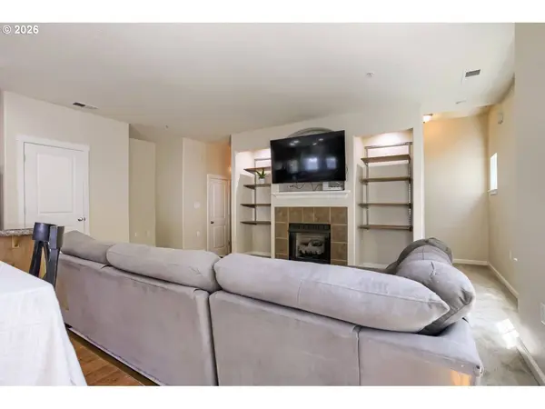 22862 SW FOREST CREEK DR #203, Sherwood, OR 97140
