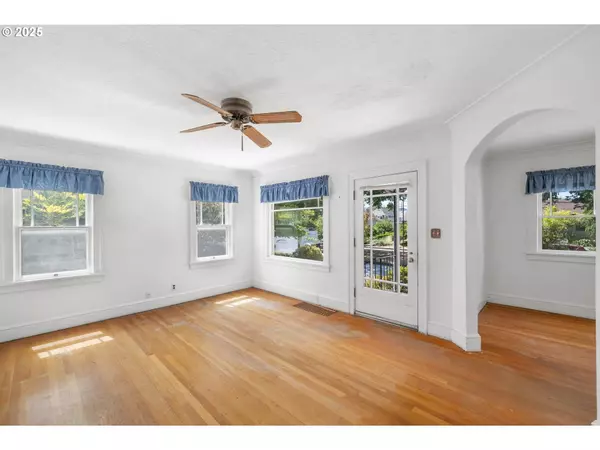 6040 N OMAHA AVE, Portland, OR 97217