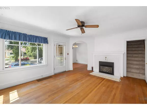 6040 N OMAHA AVE, Portland, OR 97217