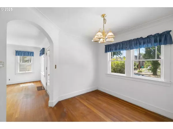 6040 N OMAHA AVE, Portland, OR 97217