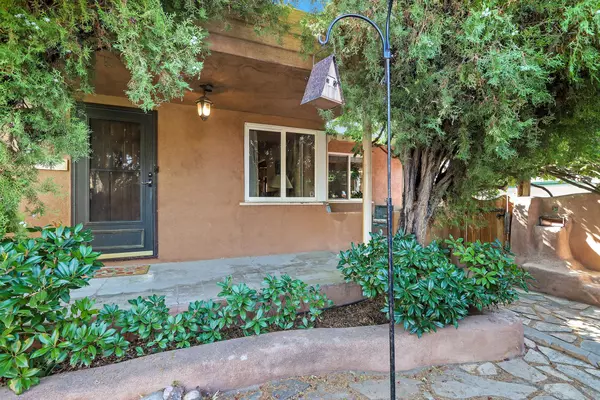 418 LAFAYETTE PL NE, Albuquerque, NM 87106