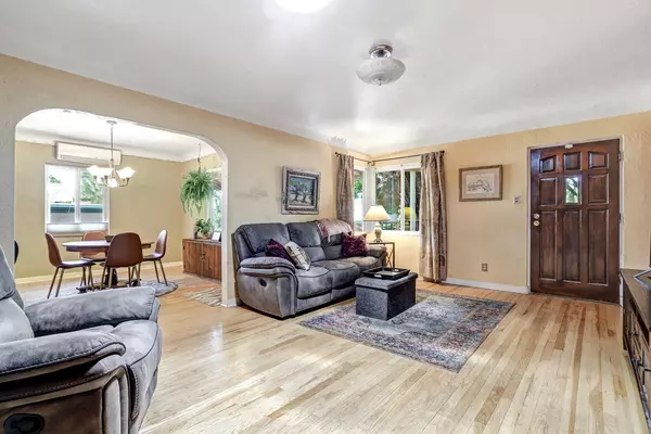 418 LAFAYETTE PL NE, Albuquerque, NM 87106