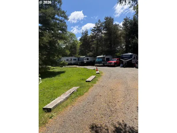 155 NE METCALF AVE, Siletz, OR 97380