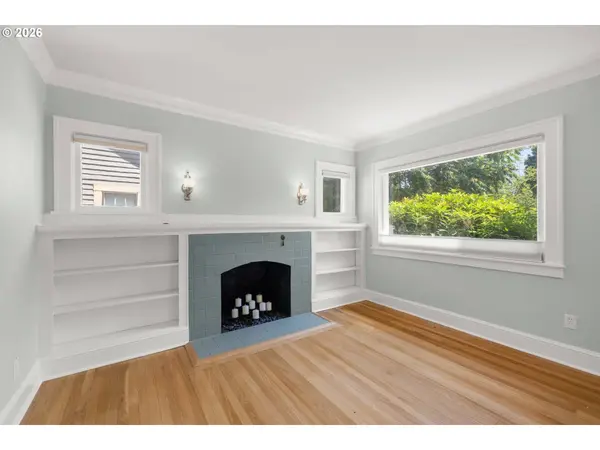 3815 NE 16TH AVE, Portland, OR 97212