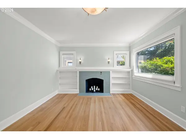 3815 NE 16TH AVE, Portland, OR 97212
