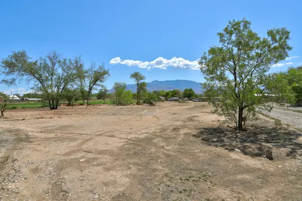 53 Archibeque LN, Corrales, NM 87048