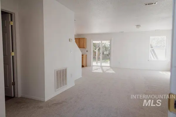 9707 Portola Dr, Boise, ID 83709