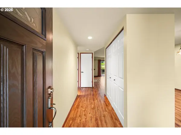 10335 SW GREENLEAF TER, Portland, OR 97224