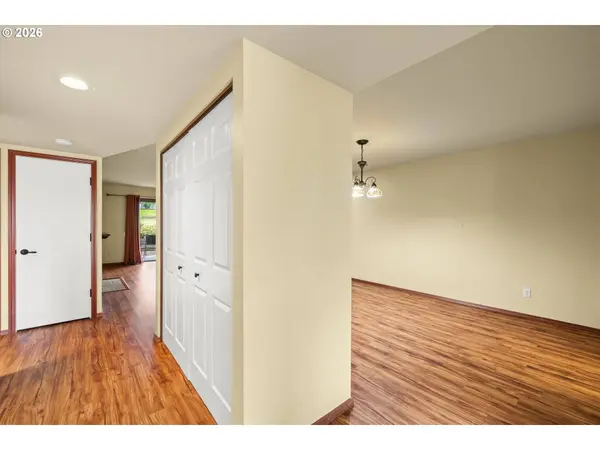 10335 SW GREENLEAF TER, Portland, OR 97224
