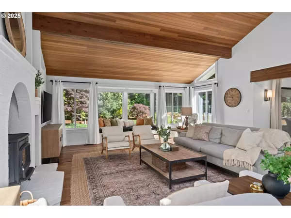 15735 NE BROWNDALE FARM RD, Aurora, OR 97002