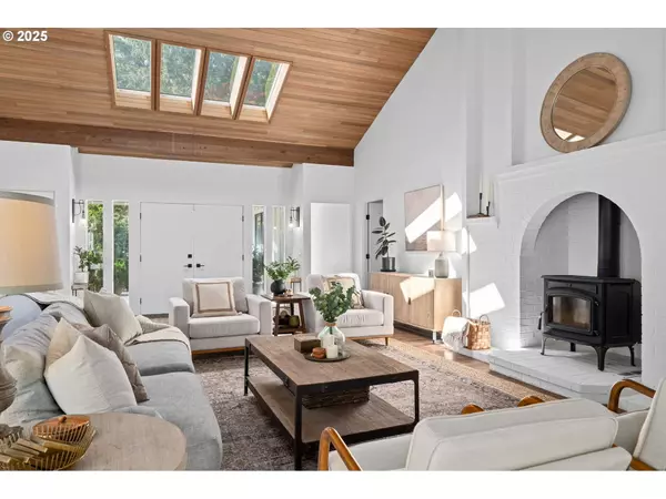 15735 NE BROWNDALE FARM RD, Aurora, OR 97002