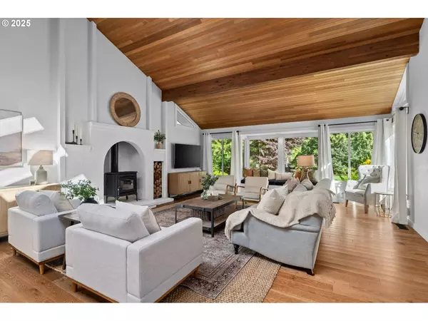 15735 NE BROWNDALE FARM RD, Aurora, OR 97002