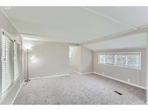 11736 SW ROYAL VILLA DR, Tigard, OR 97224