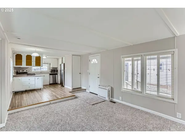 11736 SW ROYAL VILLA DR, Tigard, OR 97224