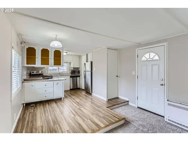 11736 SW ROYAL VILLA DR, Tigard, OR 97224