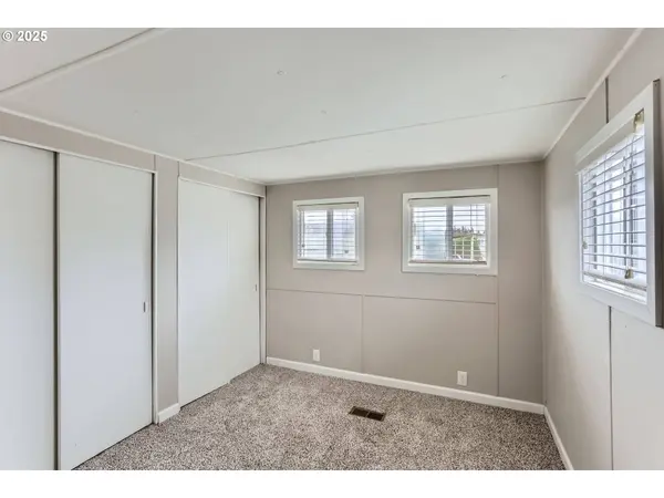 11736 SW ROYAL VILLA DR, Tigard, OR 97224