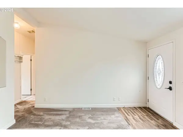 11432 SW ROYAL VILLAS DR, Portland, OR 97224