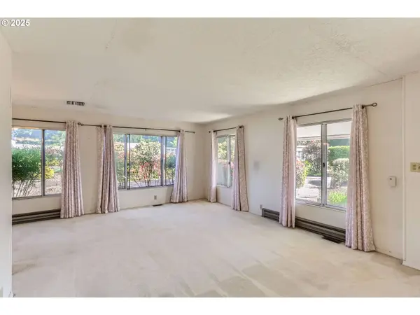 11560 SW ROYAL VILLA DR, Portland, OR 97224