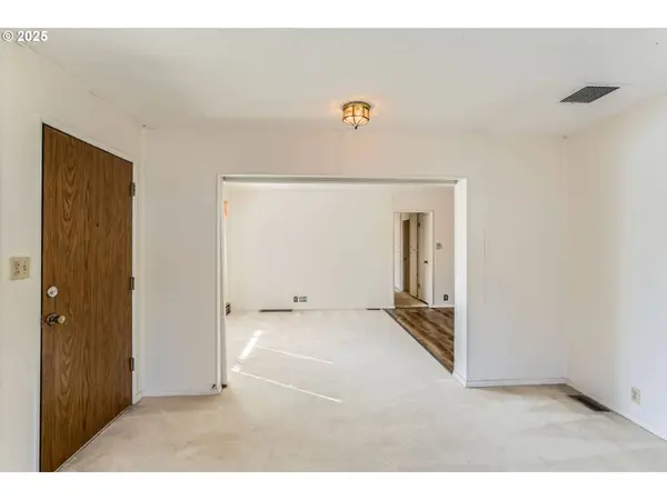 11560 SW ROYAL VILLA DR, Portland, OR 97224