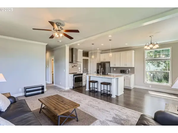 11568 SW ROYAL VILLA DR, Tigard, OR 97224