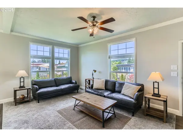 11568 SW ROYAL VILLA DR, Tigard, OR 97224